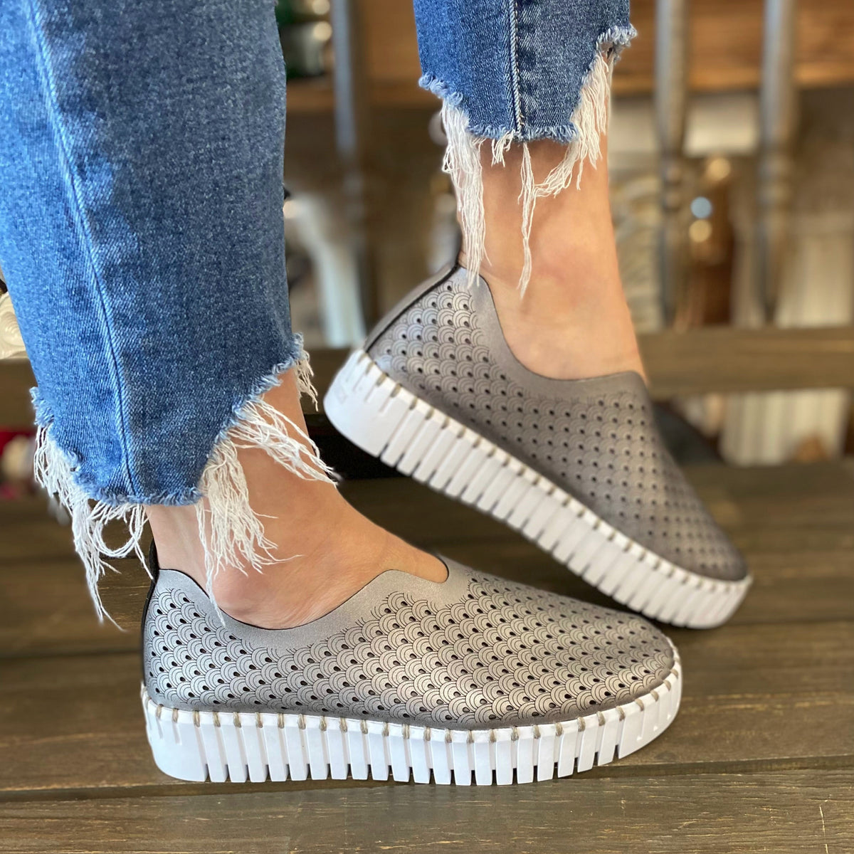 Ilse Jacobsen Woven Platform Slide – Malvern Saddlery