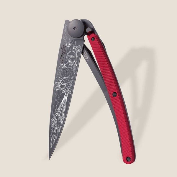 DEEJO 37g ‘Red Aluminum / Fire Fighter’