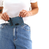 Consuela Nilo Pouch