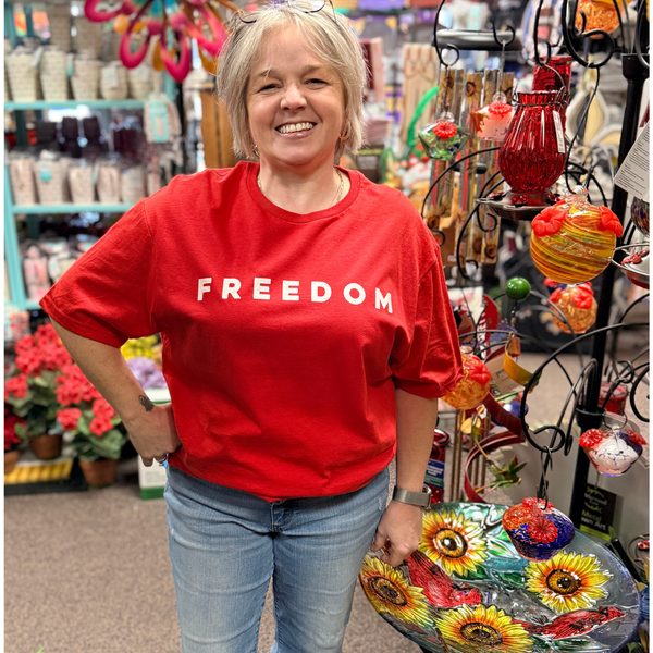 FREEDOM T-SHIRT in RED (GILDAN)