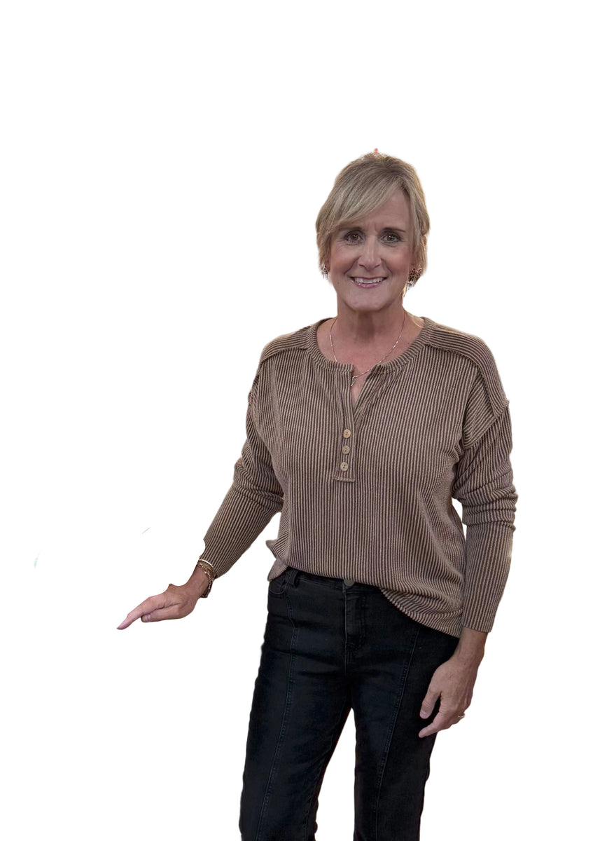 7th Ray Ribbed Button Front Top, Assorted Colors – MeLinda's Fine Gifts