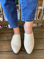 TOMS “Jade” Mule In Natural Canvas Fray